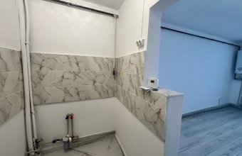 Garsoniera, etaj 2 - zona Piața Izvoare