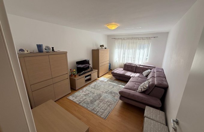 Apartament , 2 camere decomandat ,etaj 3 Regele Ferdinand zona Mihai Eminescu