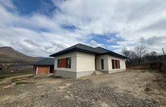 Casa individuala Tautii de Sus,zona rezidentiala,600 mp teren