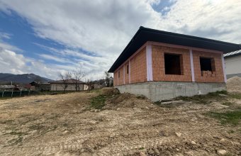 Casa individuala Tautii de Sus,zona rezidentiala,600 mp teren