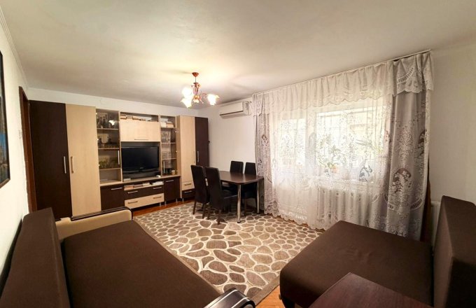 Apartament 2 camere – decomandat, zona Teren atletism