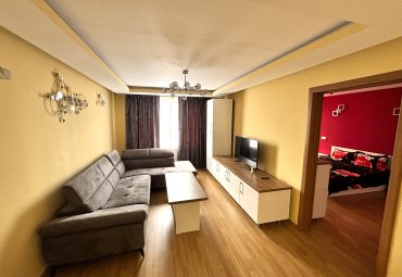 Apartament 4 camere - Bld. Bucuresti, zona Semiluna