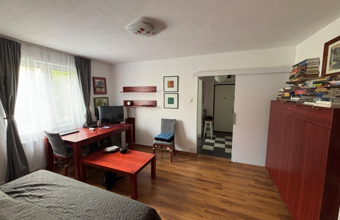 Apartament 2 camere –et. 1, str. Victor Babeș, zona TBC