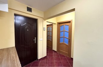 Apartament 4 camere - Bld. Bucuresti, zona Semiluna
