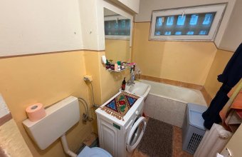 Apartament de vânzare 2 camere, 66 mp construiți, zona Piața Albina, Baia Mare