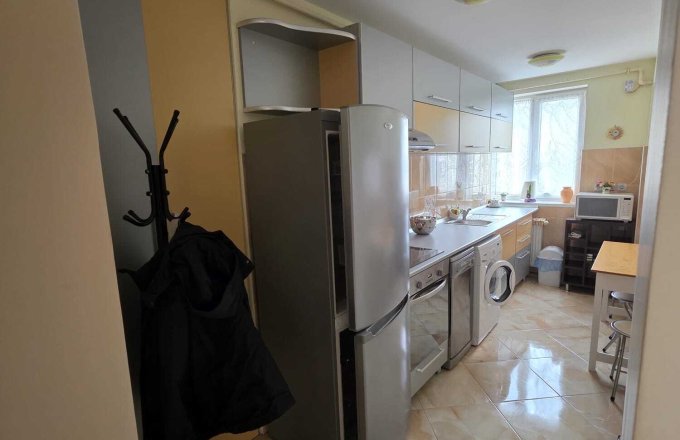 Închiriere- 2 camere ,ultracentral zona Bizo ,etaj 2