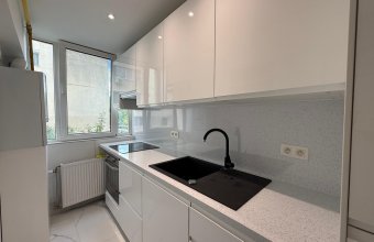 Apartament 3 camere decomandat + garaj,B-dul Bucuresti