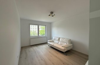 Apartament 3 camere decomandat + garaj,B-dul Bucuresti