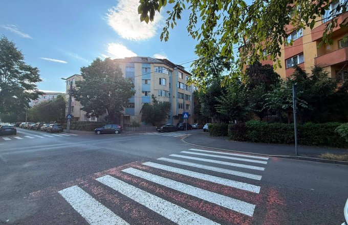 Apartament 3 camere,Petru Rares ,parter înalt