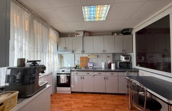 Apartament 3 camere,Petru Rares ,parter înalt