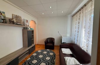 Apartament 3 camere,Petru Rares ,parter înalt