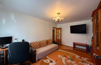 Apartament 3 camere,Petru Rares ,parter înalt