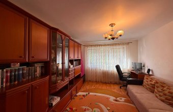 Apartament 3 camere,Petru Rares ,parter înalt