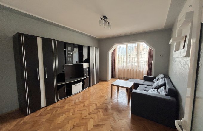 Apartament cu 2 camere, decomandat – Str. Petru Maior, Zona Bizo