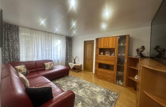 Apartament 4 camere ,Vasile Alecsandri ,parter înalt