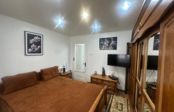 Apartament 4 camere ,Vasile Alecsandri ,parter înalt