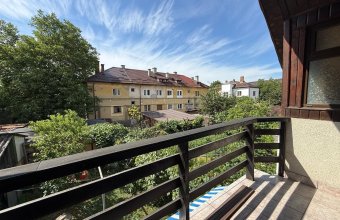 Apartament 3 camere cu teren ,1.5 ari ,120 mp ,zona PARC