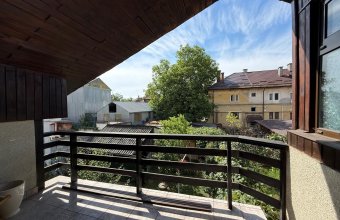 Apartament 3 camere cu teren ,1.5 ari ,120 mp ,zona PARC