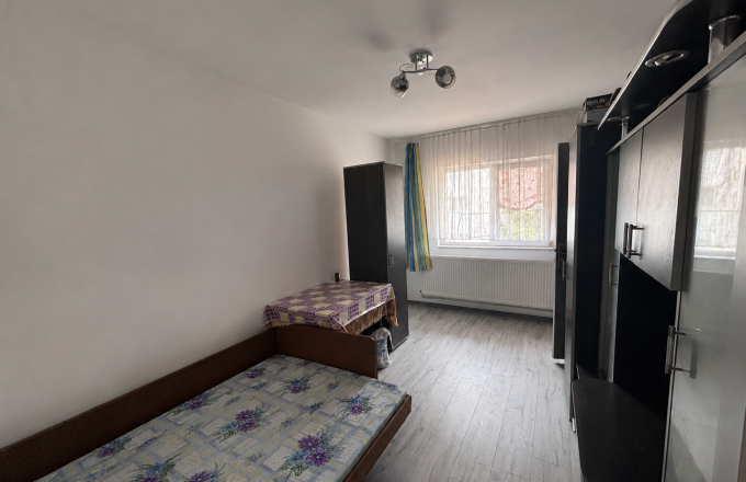 Garsoniera, etaj 2 - zona Gării