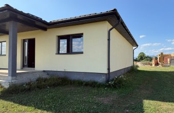 Casă individuală pe parter Săcălăseni ,8 ari teren