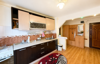 Apartament 2 camere - decomandat Moldovei zona Ambasador