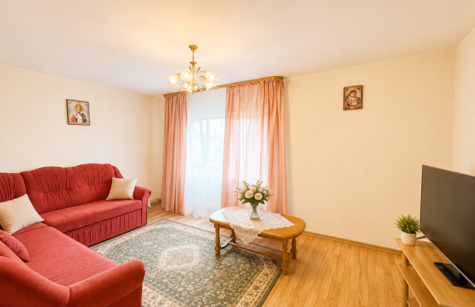 Apartament 2 camere - decomandat Moldovei zona Ambasador