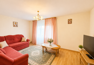 Apartament 2 camere - decomandat Moldovei zona Ambasador