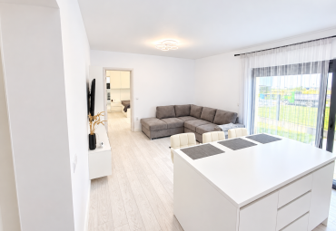 Apartament 2 camere | Prima închiriere | Curte proprie | Zona Brândușelor