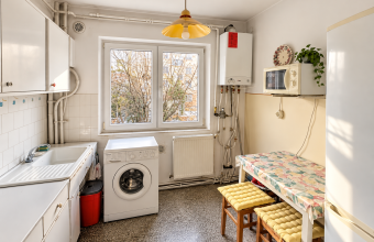 Apartament 4 camere de vânzare – Etaj 1, zonă Facultatea de Litere
