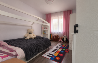 Apartament 3 camere, 64 mp, decomandat – etaj 4, cu acoperiș