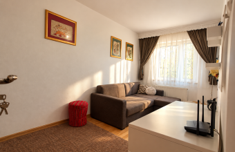 Garsonieră de vânzare – 26 mp, etaj 2, mobilată și utilată
