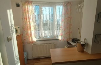 Garsonieră de vânzare – 26 mp, etaj 2, mobilată și utilată