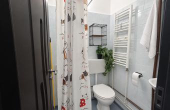 Garsonieră de vânzare – 26 mp, etaj 2, mobilată și utilată