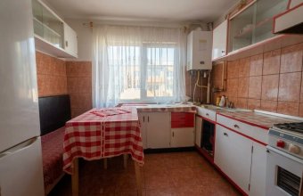 Apartament cu 3 camere ,zona Garii