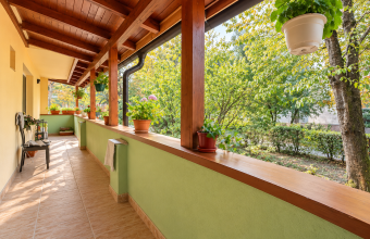 Apartament 2 camere decomandate ,Cosbuc Aleea cu castani,parter ideal dezvoltare